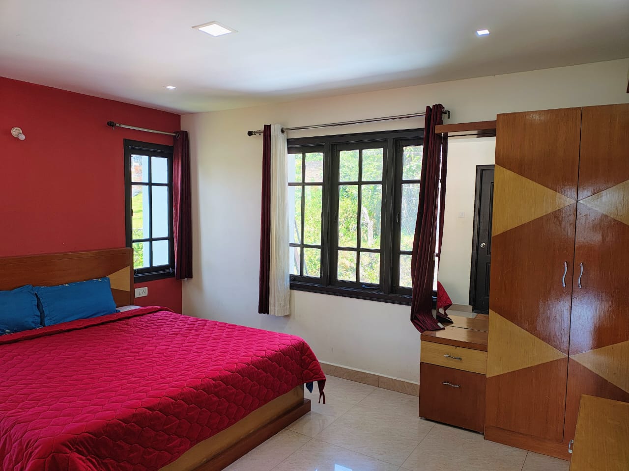 6 bhk stone house Luxury stay