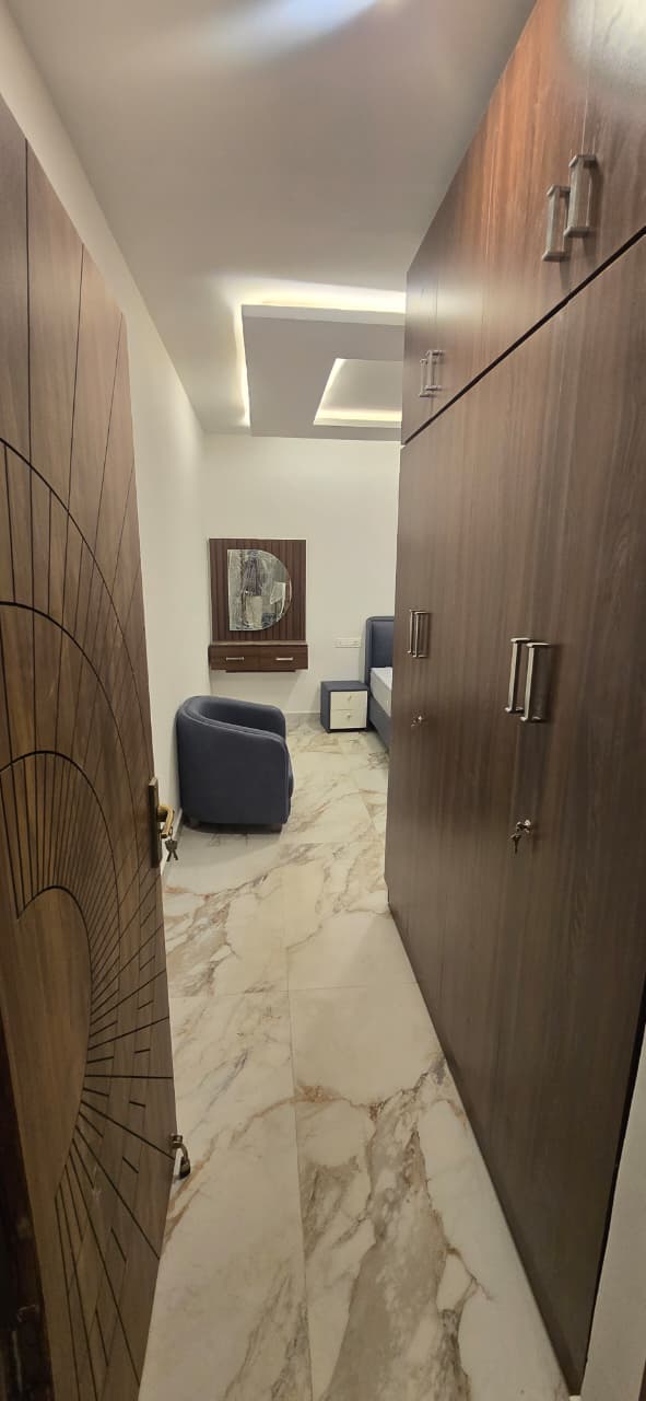 5 bhk Swimming pool property photo